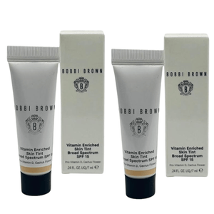 Perfect companion for a fresh, radiant look on the go.