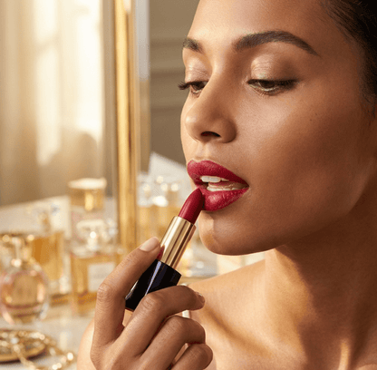 Long-wearing pigment stays vibrant without fading quickly.