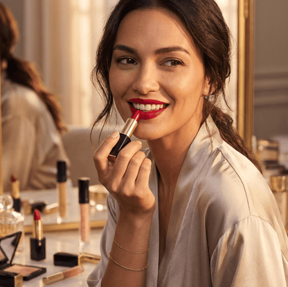 Sculpted bullet design enhances the natural shape of your lips.