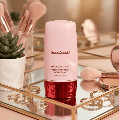 Helps control shine throughout the day