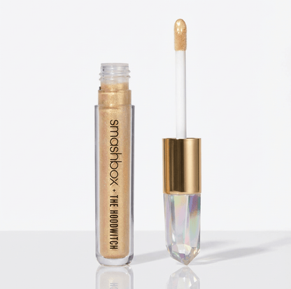 Rich gold shimmer eyeshadow that suits all skin tones