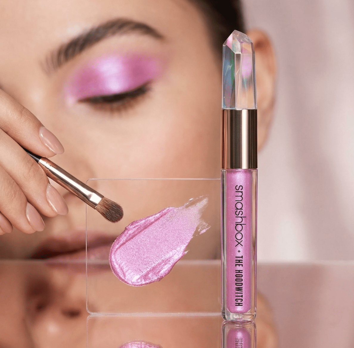 Shimmer finish for a sparkling, high-impact eye look